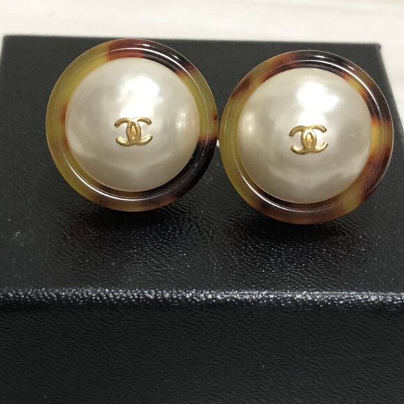 CHANEL CC Logos Pearl Brown Stone Clip-On Earrings Gold Tone 97P Auth w/Box - Picture 1 of 10